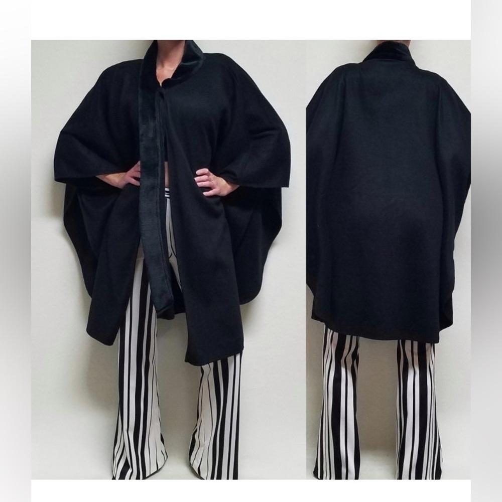 Vintage 1980s Black Wool Blend Built-in Faux Fur Scarf Poncho Jacket Wrap OSFA